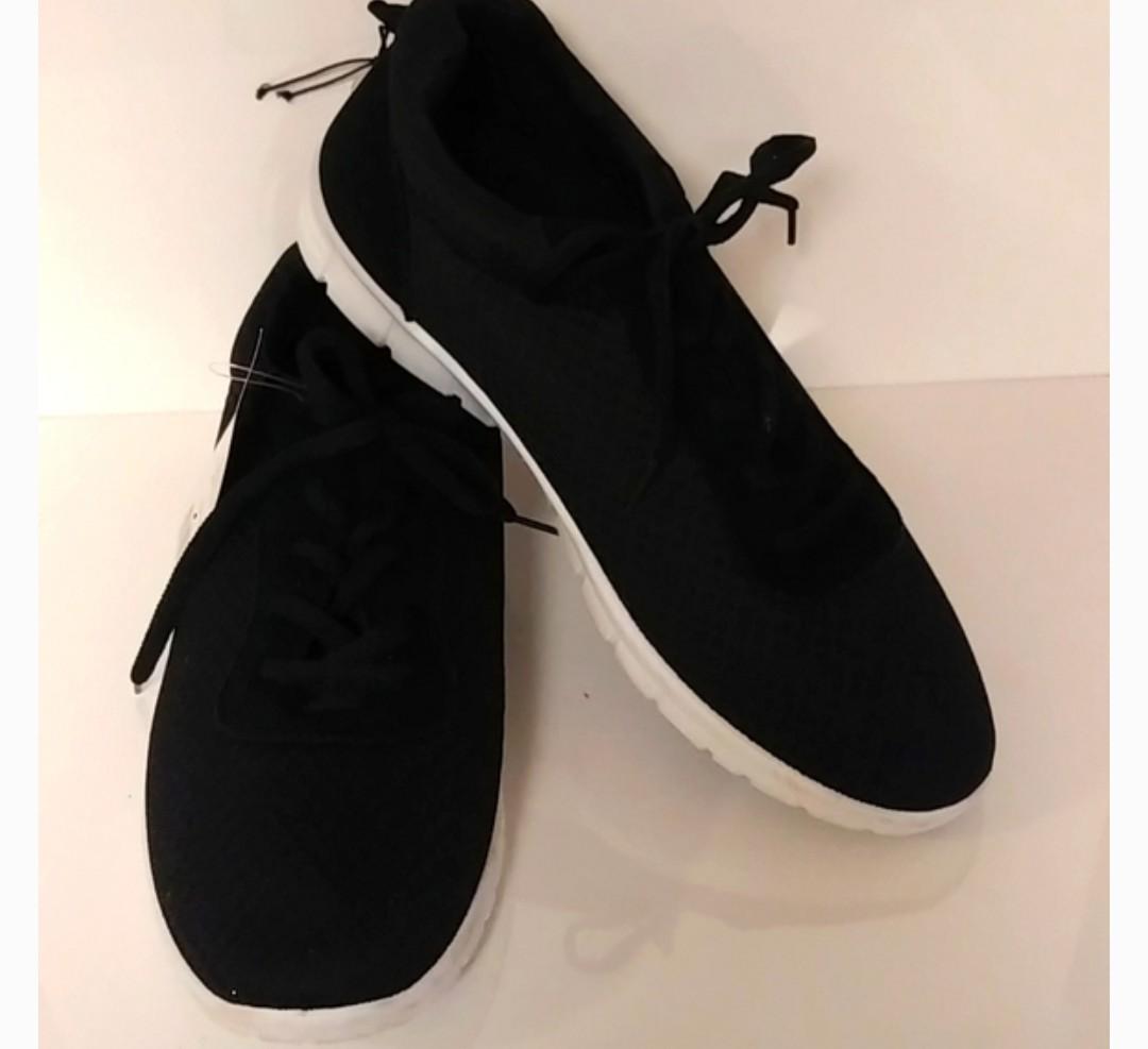 Bobbie Brooks black Sneakers Size 10