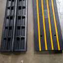 VEVOR 2 Pack Rubber Curb Ramps for Driveway, Heavy Duty Car Ramp 2.5 Inch High 1-Channel Cord Cover Curbside Bridge Ramp with 8 Expansion Bolts for Loading Dock Garage Sidewalk