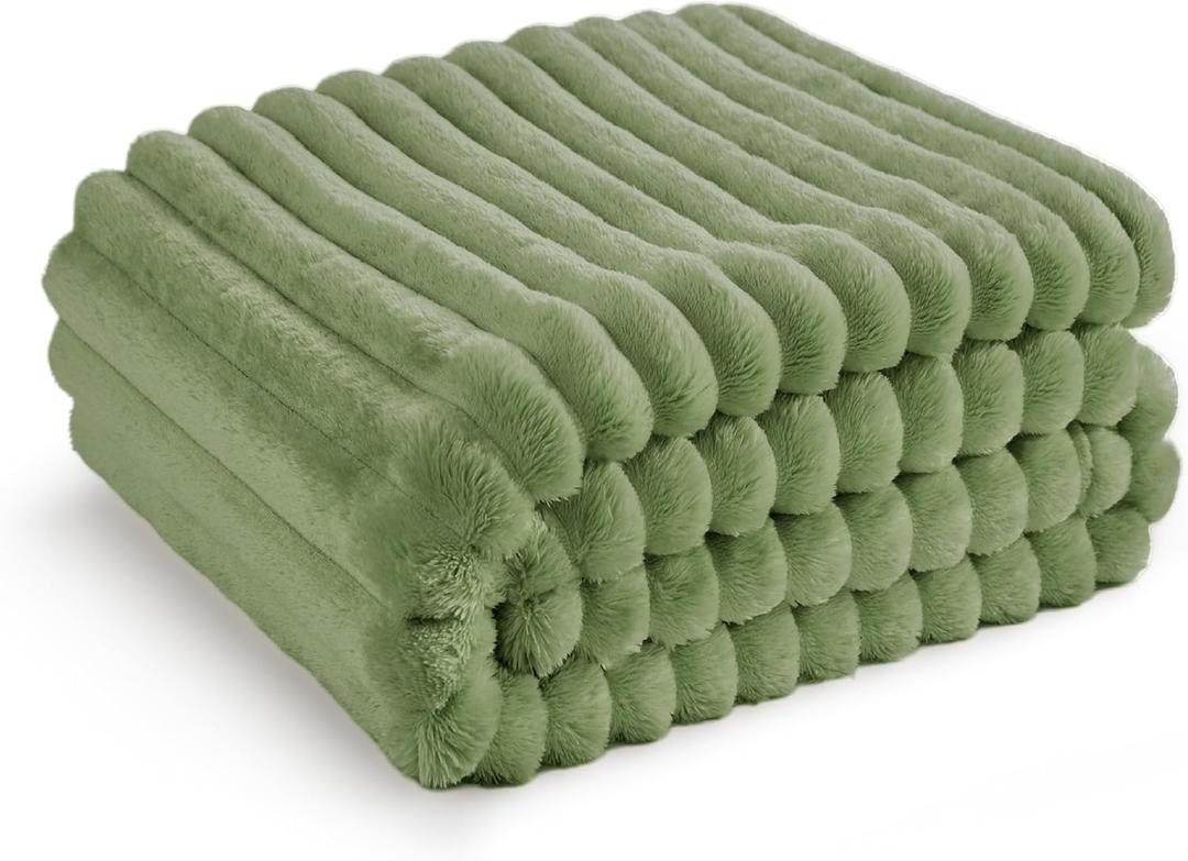 Bedsure GentleSoft Reseda Fleece Twin Blanket for Couch - Super Soft Cozy Blankets for Women, Cute Small Throws for Girls, 60x80 Inches