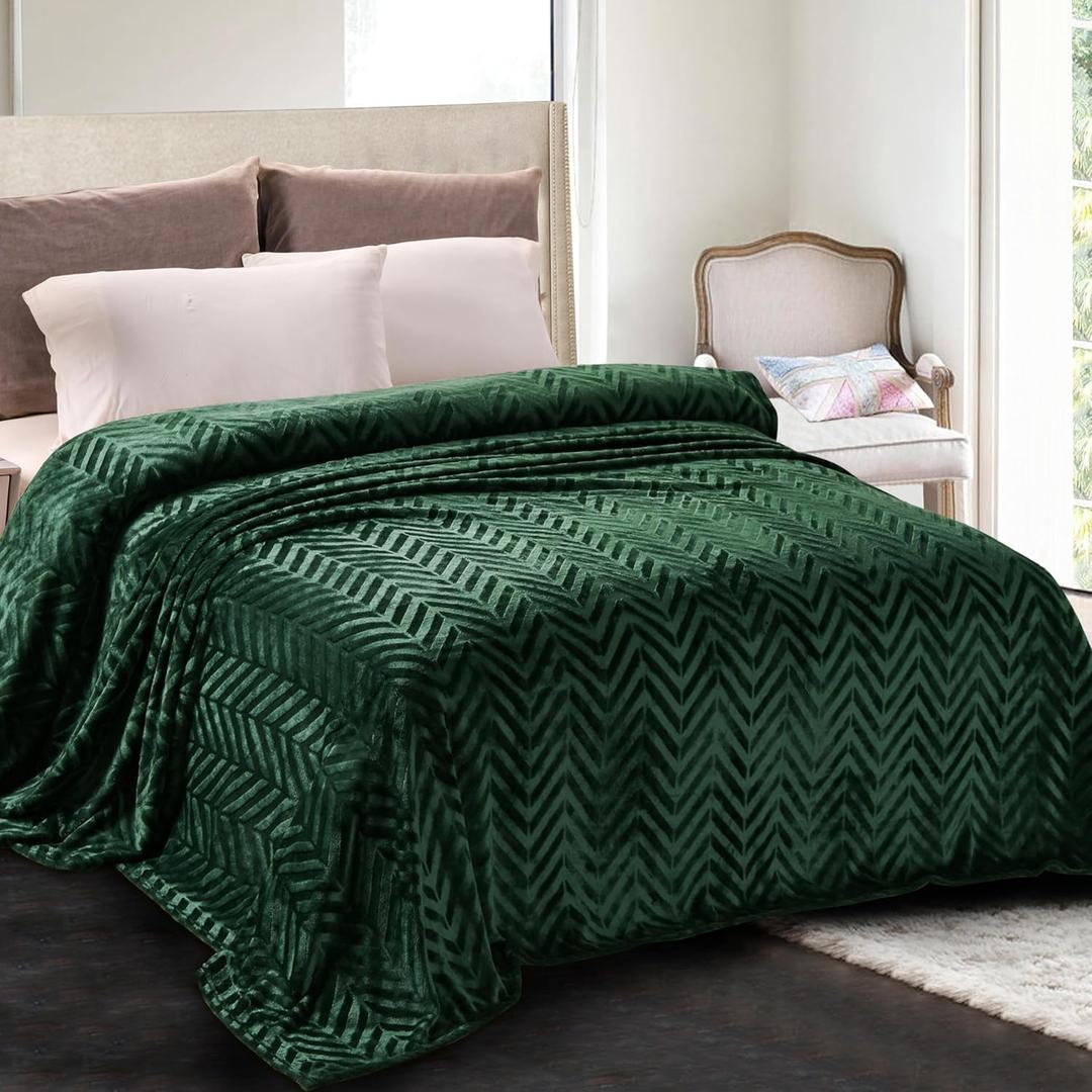 Whale Flotilla Flannel Fleece Queen Size Bed Blanket, Lightweight Breathable Soft Bedspread Plush Fluffy Coverlet Chevron Design Decorative Blanket for All Season, 90x90 Inch, Emerald Green