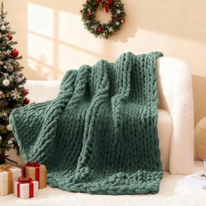 WRENSONGE Chunky Knit Blanket Throw Dark Green Large Soft Fluffy Cable Knit Crochet Throw 100% Hand Knitted Blanket for Couch Bed(40"x40")