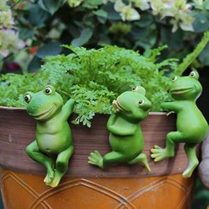 LANDOR Set of 3 Cute Frog Figurines Hanging Animal Statue, Resin Pot Climbing Sculpture Outdoor Statues Ornaments Décor for Flower potFence, Yard Art Patio Lawn House (3 frogs)