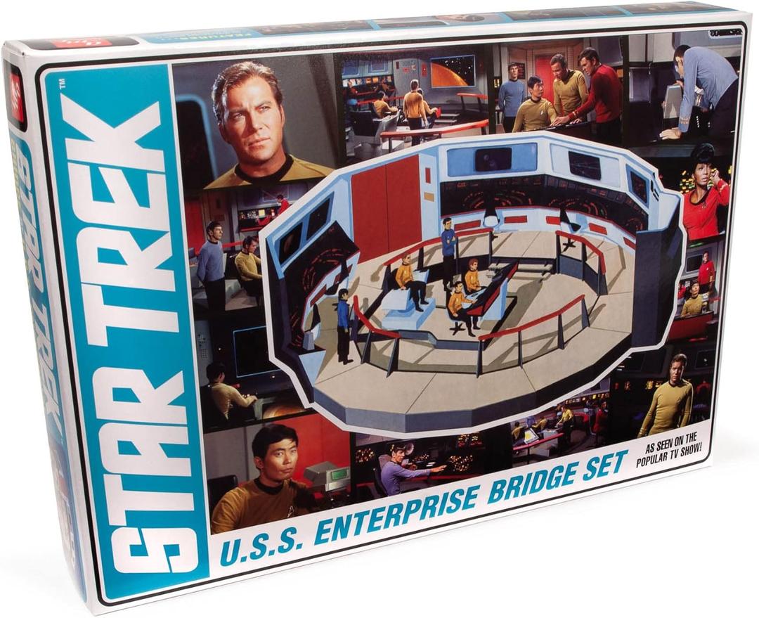 AMT Star Trek U.S.S. Enterprise Bridge 1:32 Scale Model Kit