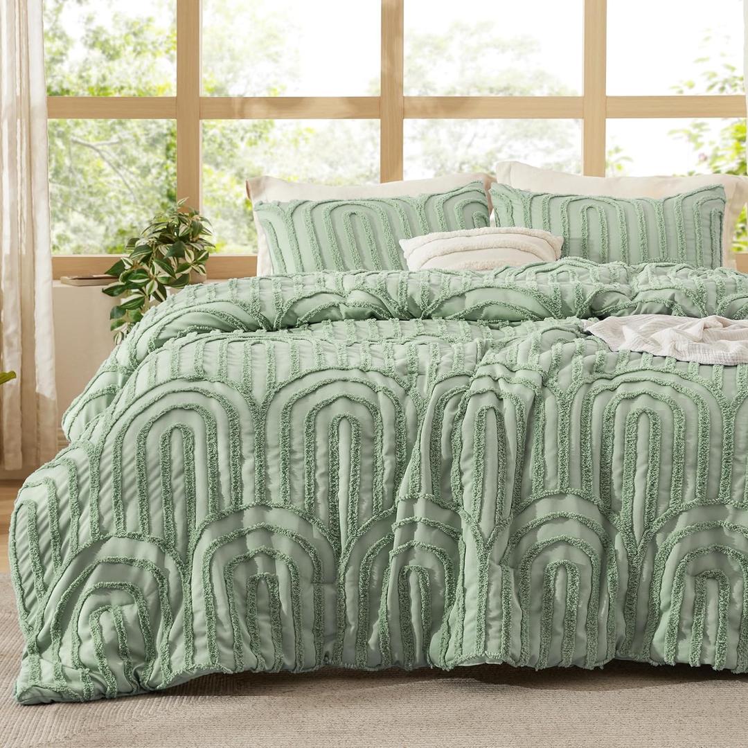 Bedsure Boho Tufted Green Comforter Set Queen Size, GentleSoft 3 Pieces Boho Farmhouse Decor Bedding, Arch Shabby Chic Bedding for All Seasons, 1 Bed Comforter, 2 Pillow Shams, 90x90 Inches
