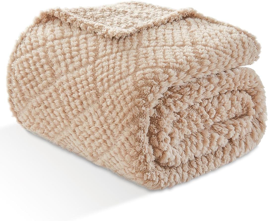 EMME Fleece Blanket, 3D Jacquard Throw Blanket for Couch and Bed, Soft Cozy and Fluffy Blankets Lightweight Luxury Flannel with Waffle Design (Beige, 50" x 60")