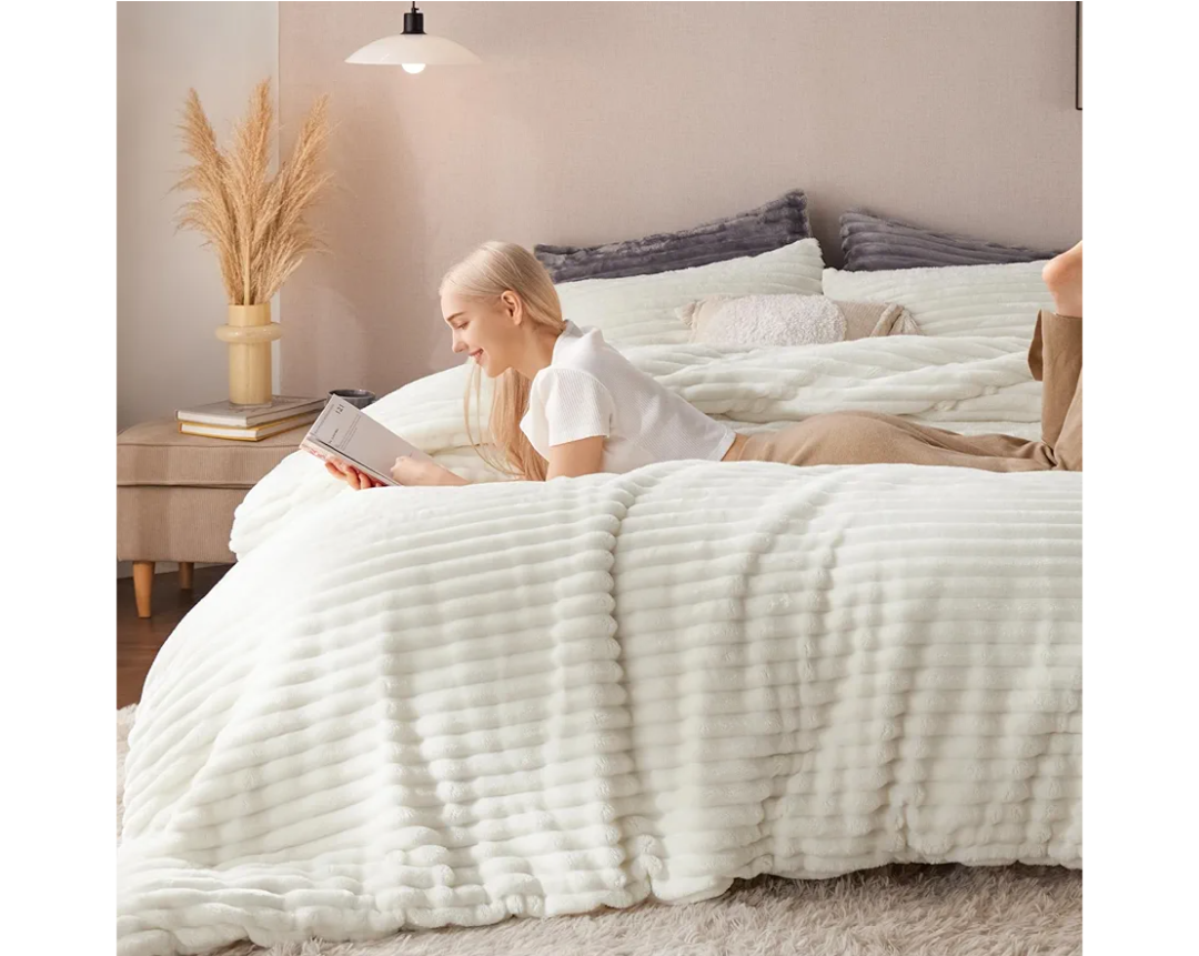 Bedsure Faux Fur King Size Comforter Set - Beige Fluffy Comforter King Size, Soft and Cozy Shaggy Bedding Comforter Sets, Winter Warm Luxury Fuzzy Bed Set 3 Pieces, 1 Comforter and 2 Pillowcases