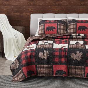 Great Bay Home Lodge Bedspread King Size Quilt with 2 Shams. Cabin 3-Piece Reversible All Season Quilt Set. Rustic Quilt Coverlet Bed Set. Stonehurst Collection. (Red/Black) (King / California King)