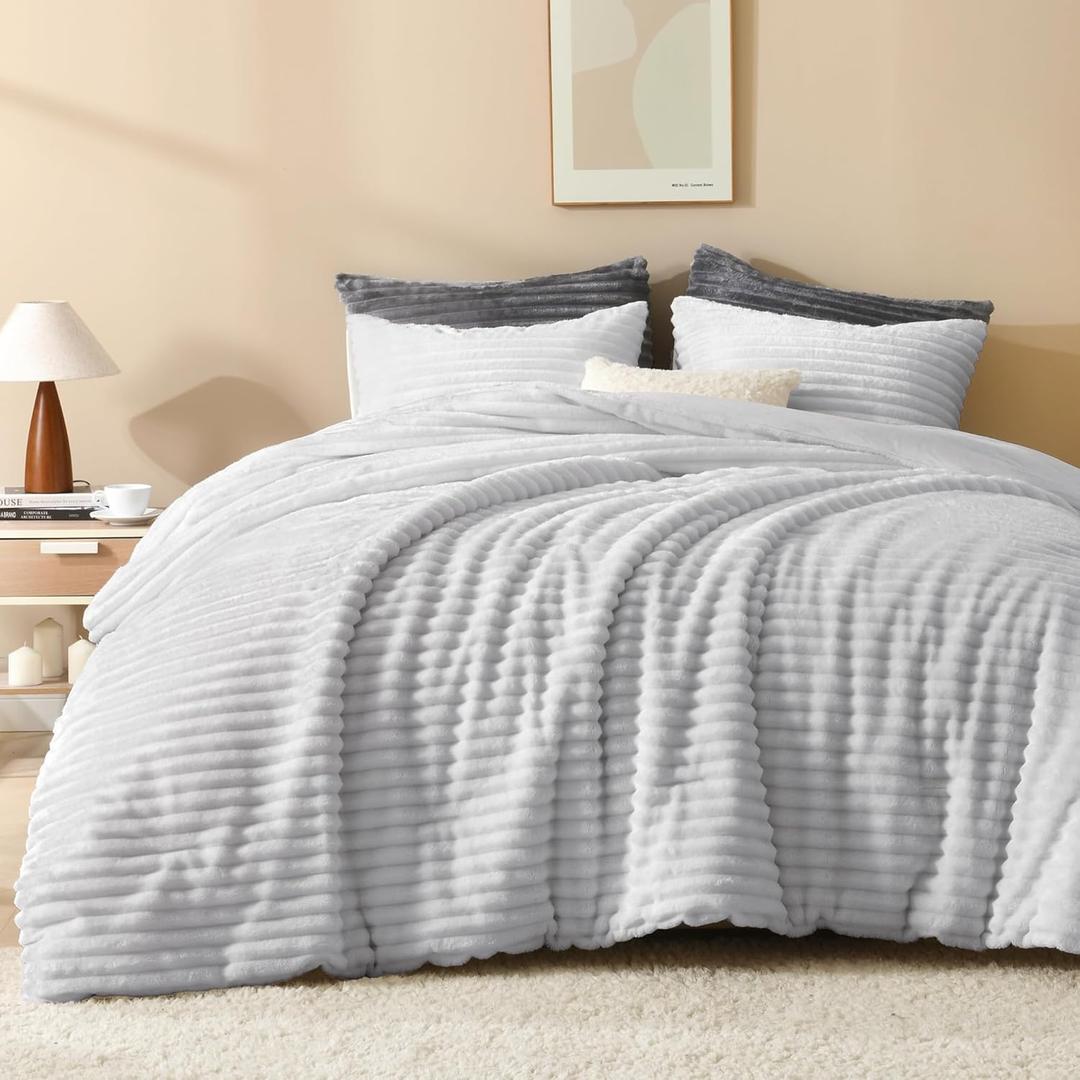 Andency Fleece California King Comforter Set, 3 Pieces Light Grey Comforter Set for California King Size Bed, Soft Warm Fluffy Fuzzy Bedding Set for Winter (1 Comforter & 2 Pillowcases)