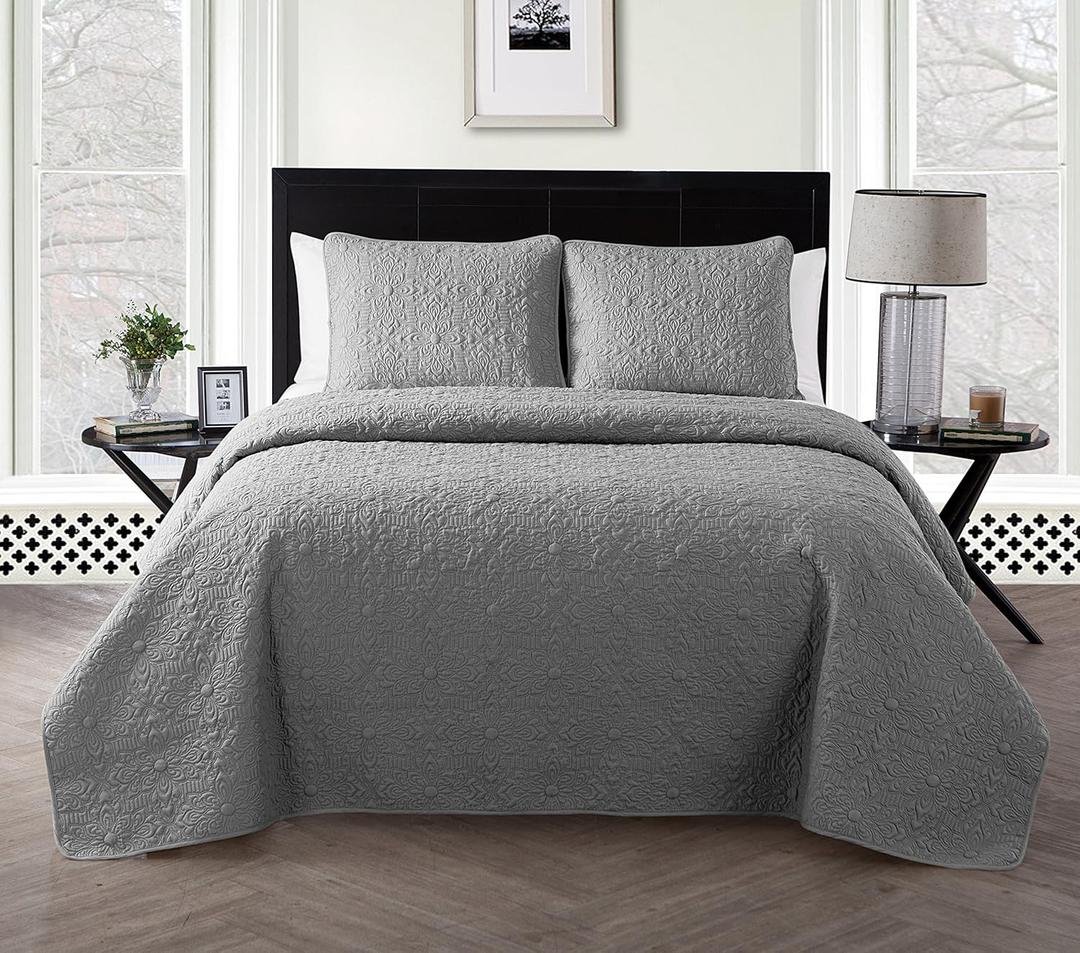 VCNY Home - King Size Quilt, 3-Piece Lightweight Bedding Set with Matching Shams, Embossed Textured, Floral Home Decor (Caroline Grey, King)