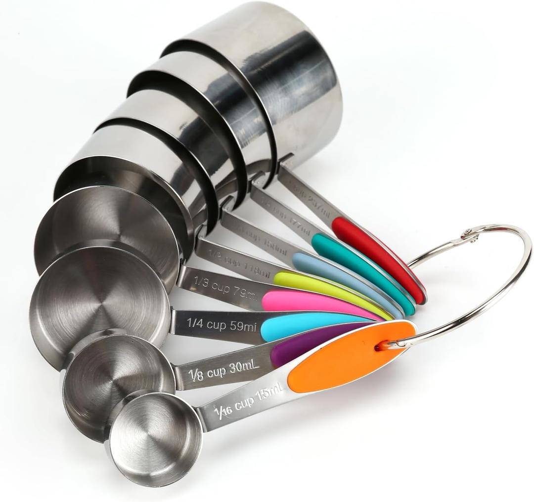 Stainless steel measuring cup set, consisting of 8 cups, suitable for cooking and baking.