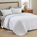 Bedsure Twin Quilt - Ultra Soft Twin XL Quilt Bedding for Dorm Decor, Lightweight All-Season Comforter, Bright White Bedspread Coverlet with Clover Pattern, 68 x 86 Inches | Stitch-Free Quilting, Ultra Soft, Lightweight, Machine Washable, Pet-Friendly