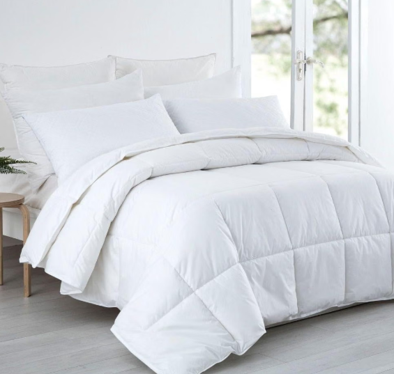 Comforter Full Size - All Season Down Alternative - Premium Soft Microfiber - White, 86" x 82" 