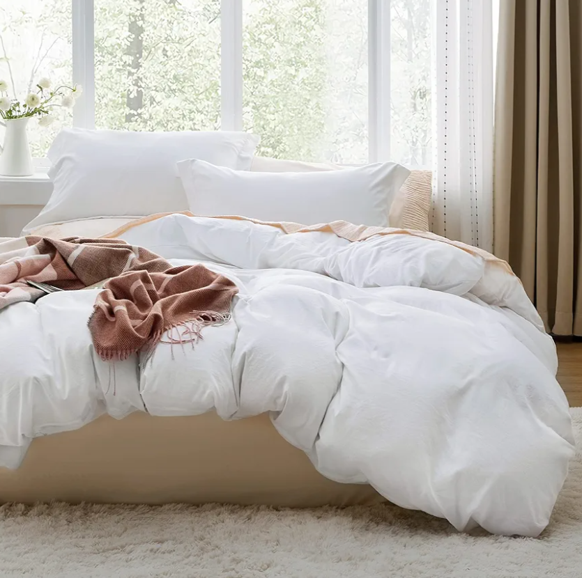 Bedsure White Duvet Cover Queen Size - 3 Pieces Prewashed Extra Soft Bedding Set, Includes 1 Duvet Cover 90x90 Inches with Zipper Closure & 2 Pillow Shams, Comforter Not Included