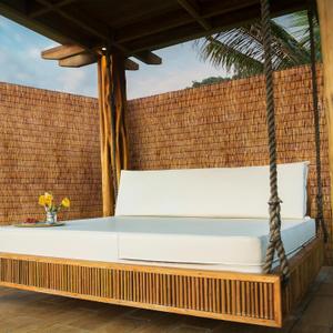 ZNCMRR Natural Bamboo Fencing 6 Feet High Privacy Fence Reed Fencing Rolls Screen Curtains for Balcony Patio Shades Garden Backyard Outdoor Brown (6X16.4 FT)
