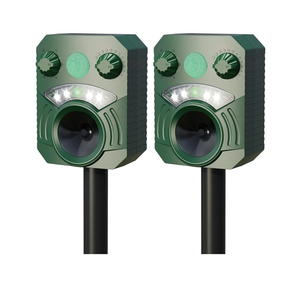 Deer Repellent Device Cat Repellent Outdoor Dog Repellent for Yard Solar Animal Repeller Ultrasonic Squirrel Repeller Waterproof Racoon Fox with Motion Activated Sensor Flashing Light 5 Modes