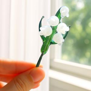 Luvlewen Glass Birth Month Flower, Handmade Glass Flower Birthday Gift for Mother Father Friends (May - Lily of the Valley)