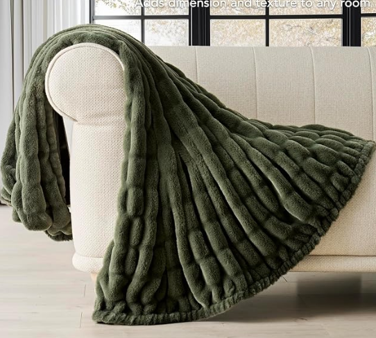 Ruched Bubble Faux Rabbit Fur Throw Blanket, 60"x80", Loden Green
Luxurious Soft Plush Reversible Blanket with Velvet Back, Fluffy & Warm, Decorative Fuzzy Cozy Throw for Couch Sofa Bed Chair