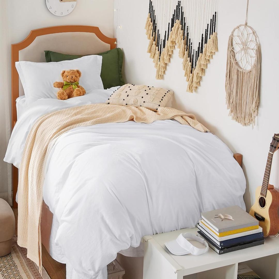 Bedsure Duvet Cover Twin/Twin XL Size - 2 Pieces Prewashed Cotton-Like Polyester Extra Soft Bedding Set, Includes 1 Duvet Cover 68"x90" with Zipper Closure & 1 Pillow Sham, White, No Comforter