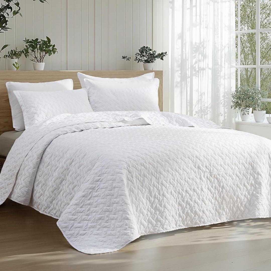 Bedsure Quilts Queen Size - Lightweight Bedspreads Queen Size with Basket Weave Pattern, Soft Quilt Bedding Set, White Comforter Set Coverlet for All Seasons with 2 Pillow Shams (90" x 96")