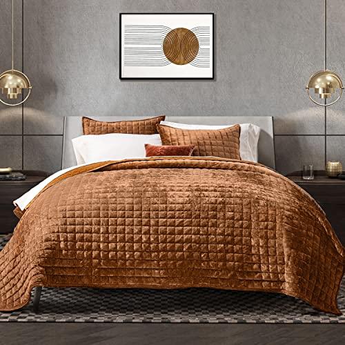 RECYCO Luxury Velvet Quilt Set Full Queen Size Bedding Sets, Ultra Soft Velvet Comforter Set, Lightweight Oversized Bedspread Quilted Coverlet for All Season, with 2 Pillow Shams, Rusty Burnt Orange