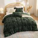 Bedsure Boho Tufted Green Comforter King Size, GentleSoft 3 Pieces Boho Farmhouse-Style Decor Bedding, Exquisite Bedding for All Seasons, 1 Bed Comforter, 2 Pillow Shams, 104x90 Inches