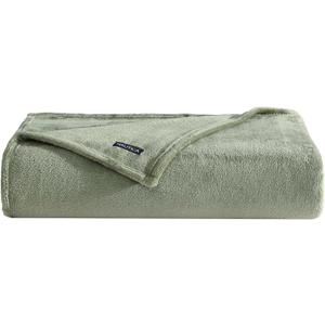 Nautica - Twin Blanket, Soft Plush Fleece Bedding, Ideal for Bed or Couch, Dorm Essentials, Oeko-Tex Certified (Solid Green)