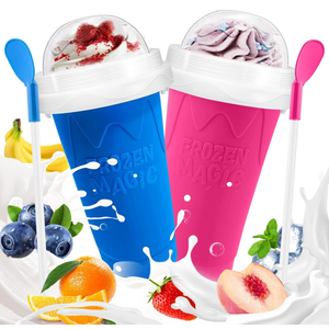 Kool-Aid "PAQUET DE 2 GOBELET À PRESSER" (2-pack squeeze cup) set