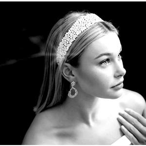Bridal Headbands Adorned with Shimmering Crystals, Exquisite Floral Details Headpieces,Ideal Jewelry for the Elegant and Stylish 