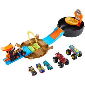 Hot Wheels Monster Trucks Stunt Tire Playset, Includes 3 Hot Wheels Monster Trucks & 3 1:64 Scale Vehicles, Gift for Kids 4 to 8 Years Old