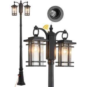 Retro Double Head Outdoor Post Light Dusk to Dawn Post Lamp with Outlet IP65 Waterproof Street Light Fixture 2 Light Outdoor Lamp Post Lights Pole Mount Light with Clear Seeded Glass 86.6" H