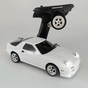 HLSFWDRIVE RC Drift Car 1/18 Scale LDRC Drift Car with Gyro Hobby RC Car for Adult RWD Drifting 2.4 GHz Gyroscope Proportional Throttle Steering Metal Drive Shafts Blinking Headlights LD1804