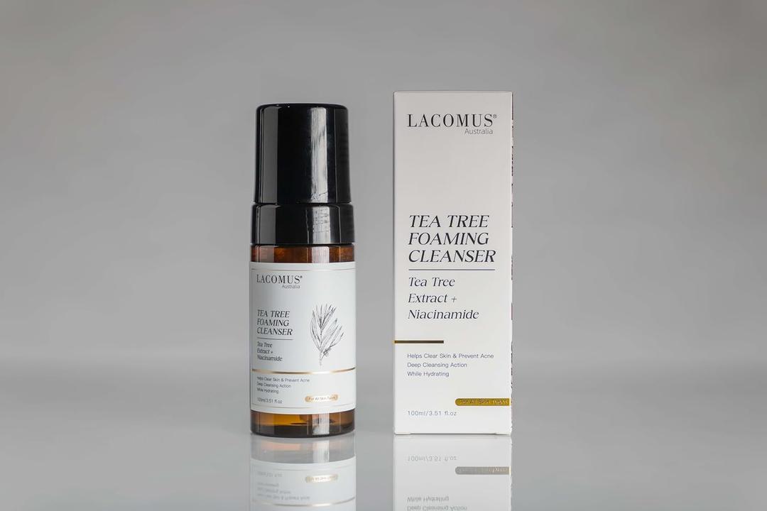 Organic Tea Tree Foaming Cleanser with Niacinamide for Clear Skin & Acne Prevention. Deep Pore Cleansing with Cooling and Hydrating Formula for All Skin Types.