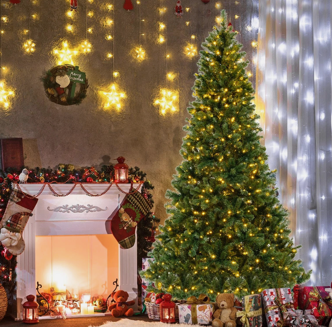 8 FT Artificial Xmas Tree with 1498 PVC Branch Tips 880 Warm White LED Lights