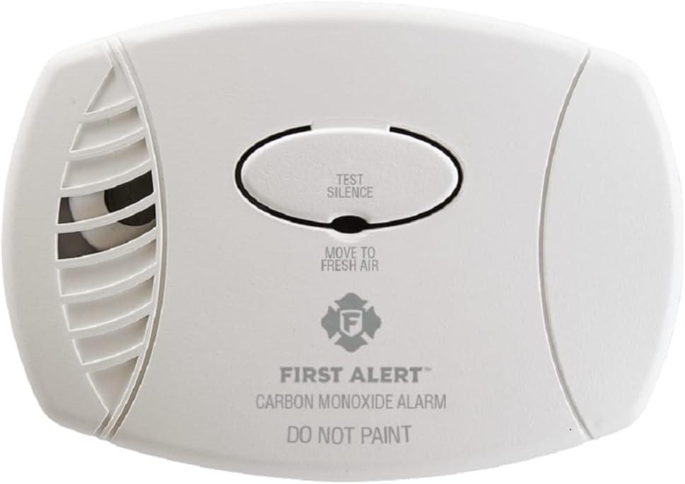 First Alert 1039734 Fat Plug-in Carbon Monoxide Alarm with Battery Backup, 8.50" x 6.75" x 2.25"
