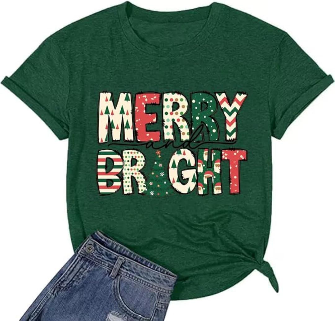 Merry Christmas Shirts for Women Funny Snowflake Graphic Print Holiday T Shirt Winter Casual Short Sleeve Xmas Tee Tops (Green, M)