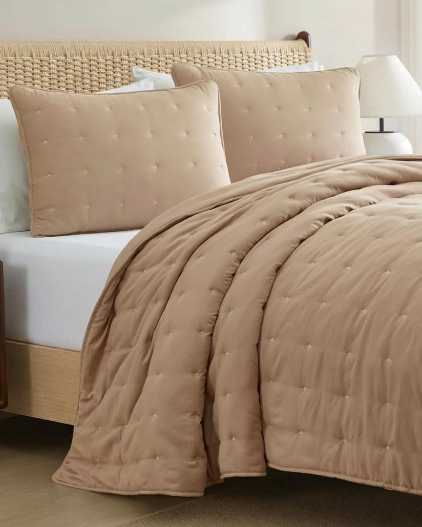 Quilts King Size - Bedspread for King Size - Lightweight Comforter Set - Quilt Bedding Set for All-Seasons - Soft, Breathable and Comfy - Summer Coverlet with 2 Pillow Shams - 106" x 96", Light Brown