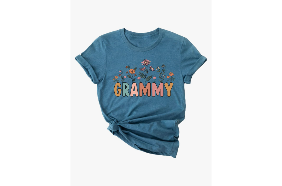 Floral Grandma Shirt Pregnancy Announcement 2026 Wildflowers Grandma T-Shirt Gift for New Grandmother XXL