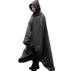 DUKUSEEK Hooded Stadium Blanket, Waterproof Windproof Outdoor Fleece Blanket - Large (79x56), Portable, Wearable, Warm for Outdoor Camping, Picnic, Stadium, Sports, Beach, Concerts, Car, Dogs (Black)