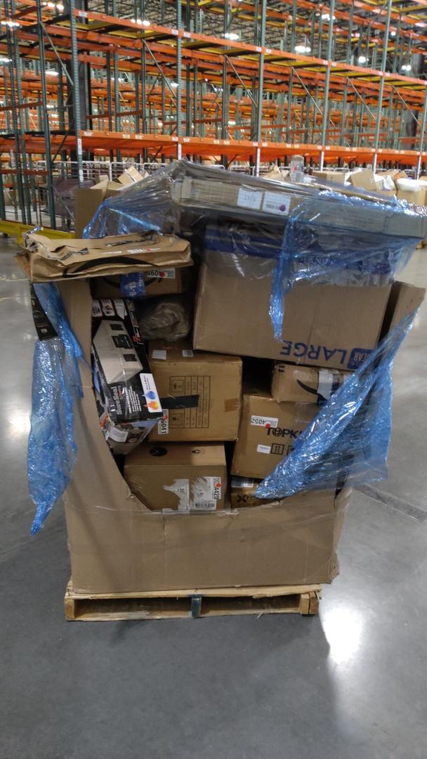 Pallet of salvage items