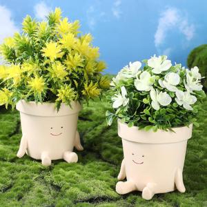 Nuogo 2 Pieces Cute Plant Pots Face Resin Succulent Flower Pot Indoor Head Planters Fun Novelty Planters with Drainage Legs Out for Christmas Plant Lover Gardening Gift Outdoor(Classic)