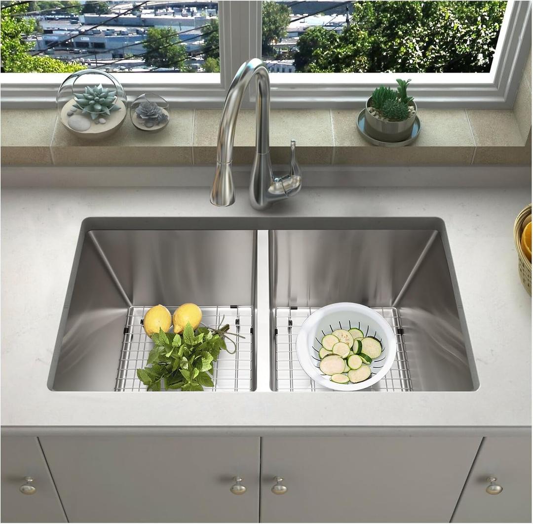 33 Inch Double Bowl Kitchen Sinks with Quick Drain Slope - 11 Gauge (3mm) 304 Stainless Steel Undermount Kitchen Sink with Accessories
