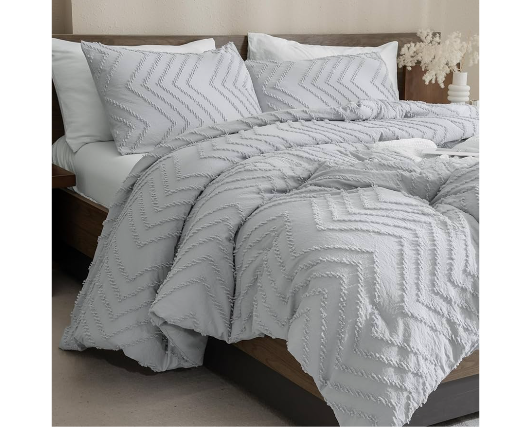 Andency Silver Grey Oversized Super King Plus Comforter Set 128x120, Extra Large King Size Comforter Oversize Boho Soft Warm Bedding Comforter Sets, 3 Pieces Aesthetic Chevron Textured Bedding