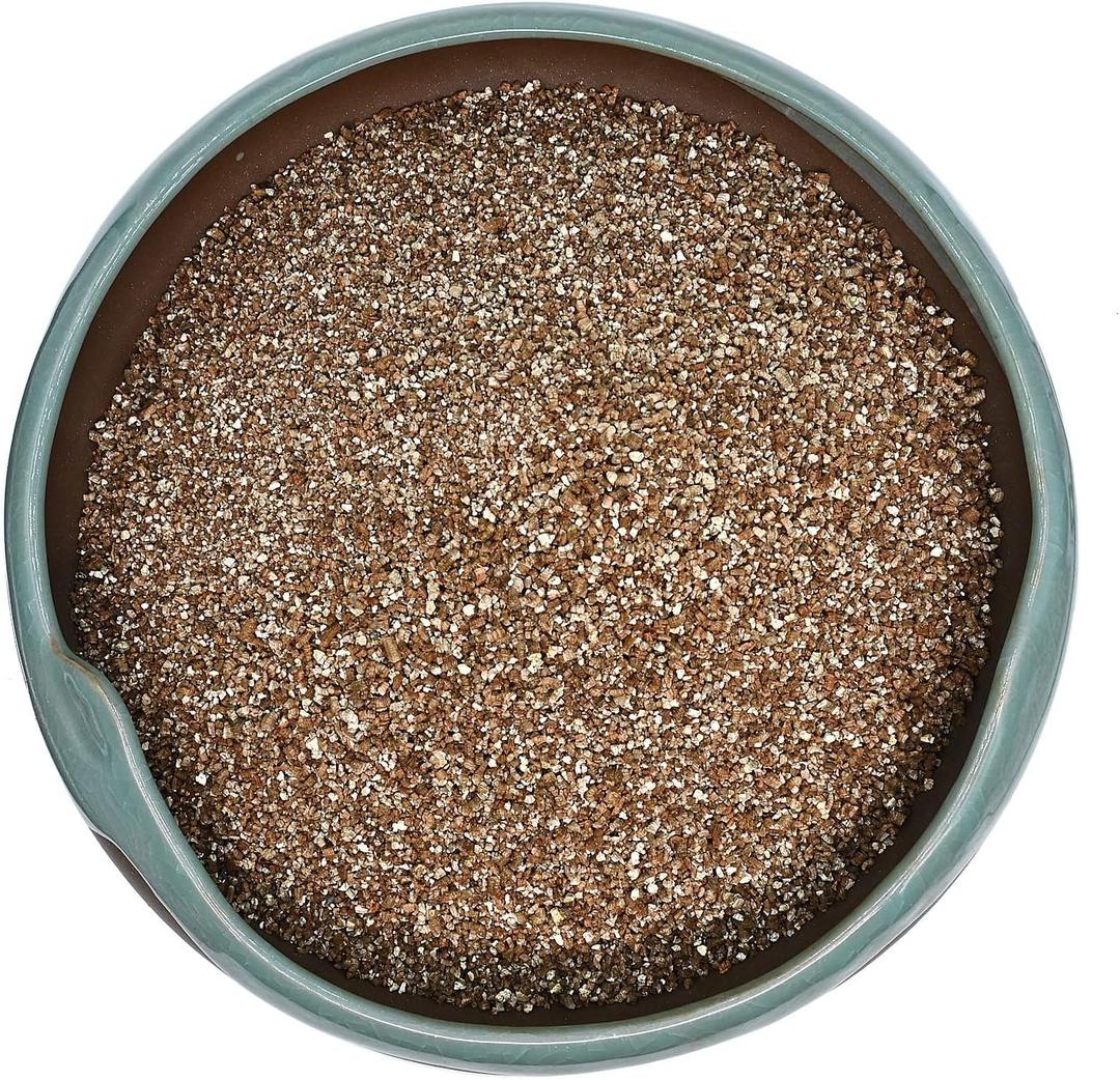 10QT Horticultural Vermiculite Bulk, Organic Vermiculite for Plants, Course Grade Vermiculite for Gardening, for houseplants, for Mushrooms, to Maintain Soil Moisture and Plant Growth(2-4mm)