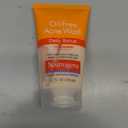 Neutrogena Oil-Free Acne Face Wash with 2% Salicylic Acid, Daily Exfoliating Scrub & Acne Treatment for Oily, Acne-Prone Skin, Clears Breakouts & Blackheads, 4.2 fl. oz