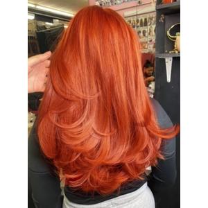 XIUFAXIRUSI XIUFAXIRUSI Ginger Orange Long Layered Wigs for Women Middle Part Auburn Wavy Wigs High Density Synthetic Wigs for Costume Party Use