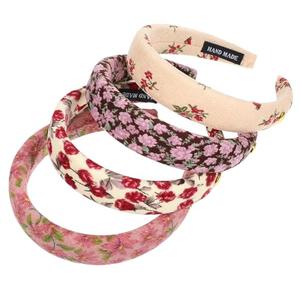 Yuanchu 4-Pack Vintage Floral Headbands for Women, Wide Soft Padded Boho Hair Bands Non Slip Retro Style Hair Accessories Gift for Women