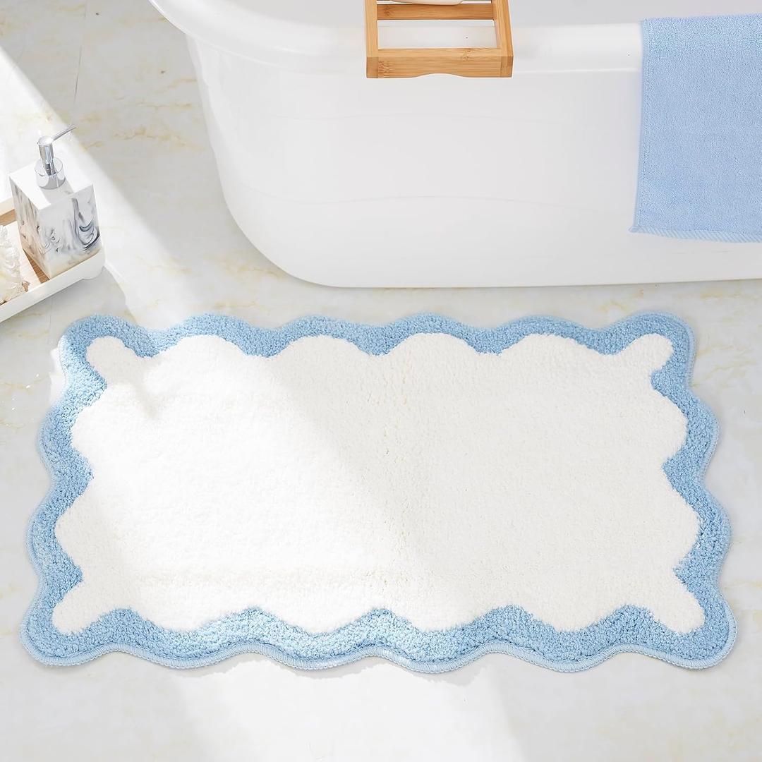 Luxury Small Cute Bathroom Rugs, White Bath Mat W/Blue Scalloped Edge, Microfiber Aesthetic Trendy Funky Fun Preppy Rug, Extra Soft Bathroom Mat Non-Slip for Tub, Shower, Bath Room 16'' x 26''