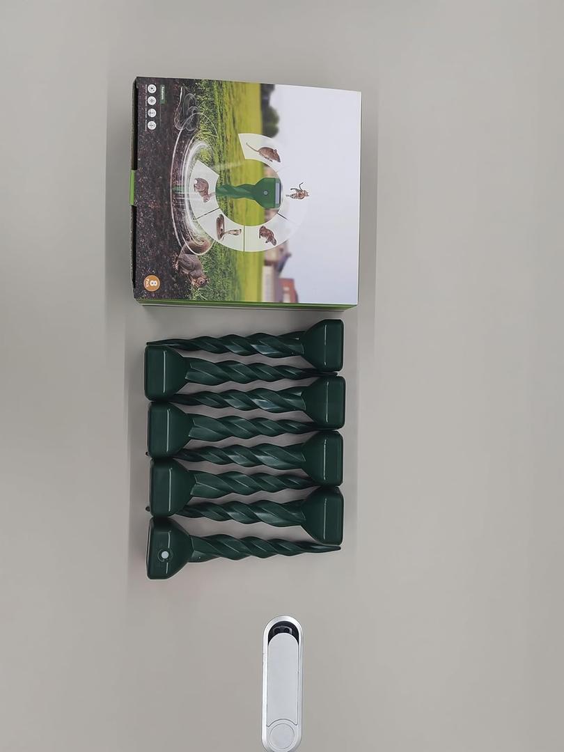  Mole Repeller - Mole Repeller Solar Test Winner IP65 Suitable for Repelling Moles and Other Rodents in Gardens Lawn 8 Pack