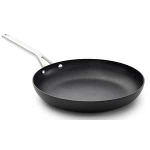Non stick cooking pans