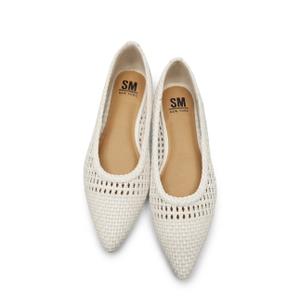 SM NEW YORK Women's Braided Pointed Toe Flat Shoes, White, Size 7.5